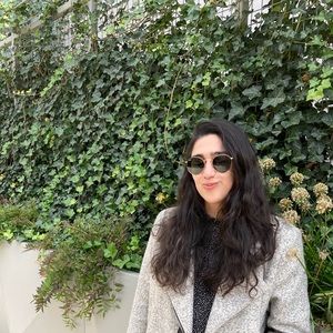 Meet your Posher, Desiree